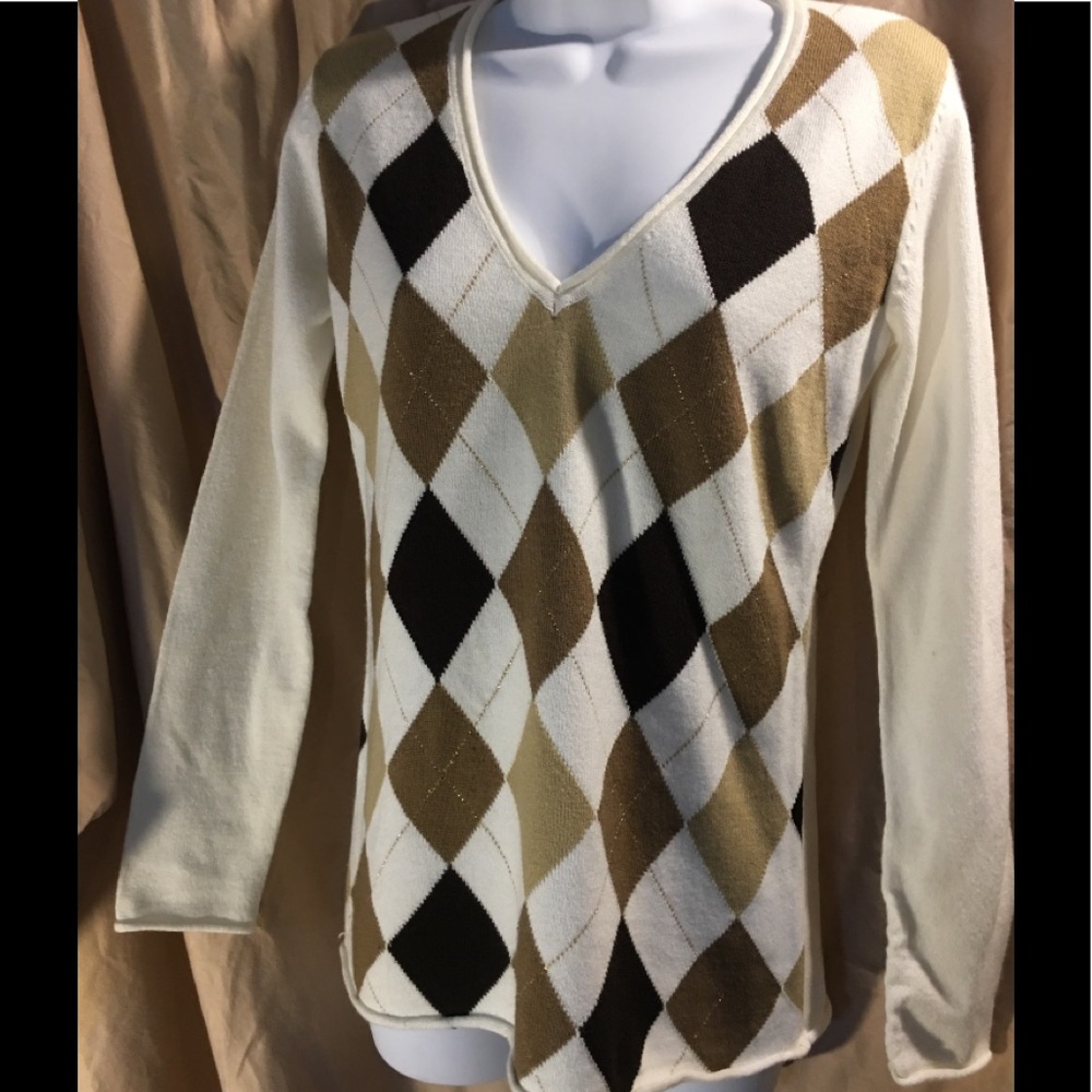 New York and Company Ladies V-neck sweater